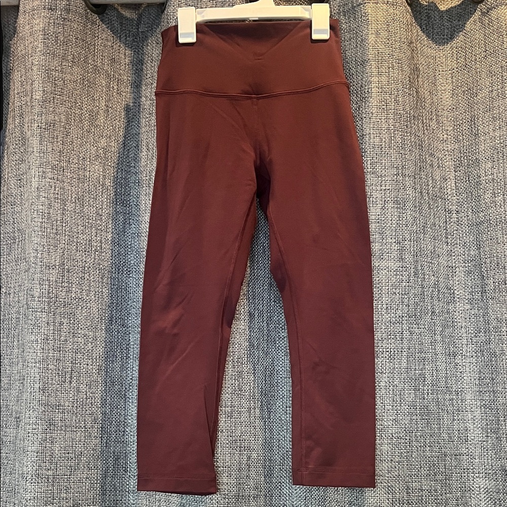Lululemon Wunder Under Leggings size 6
